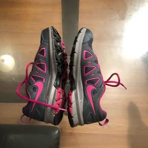 NIKE TRAIL RUNNING SHOES